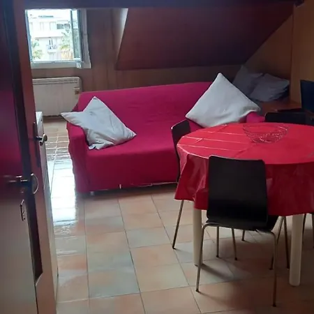 Konukevi Corso Garibaldi Mansarda 3*