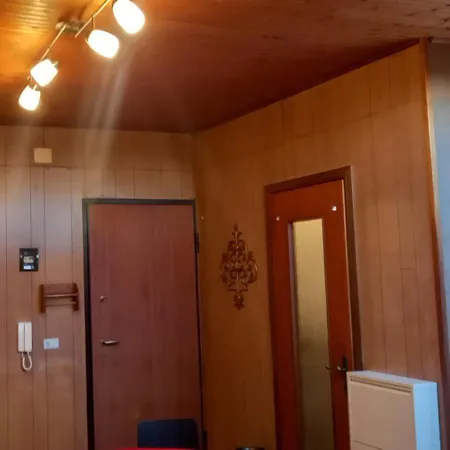 Corso Garibaldi Mansarda 招待所 圣雷默