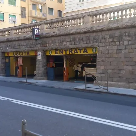 招待所 Corso Garibaldi Mansarda 圣雷默