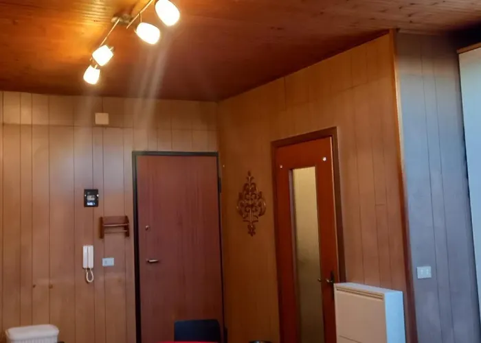 Corso Garibaldi Mansarda 招待所 圣雷默