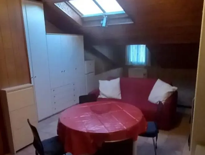 Corso Garibaldi Mansarda 3*